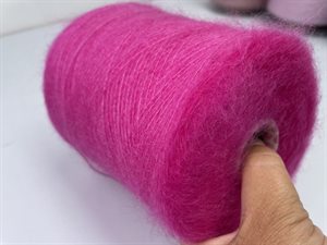 Silk mohair - MEGET smuk pink, cone på 407 gram